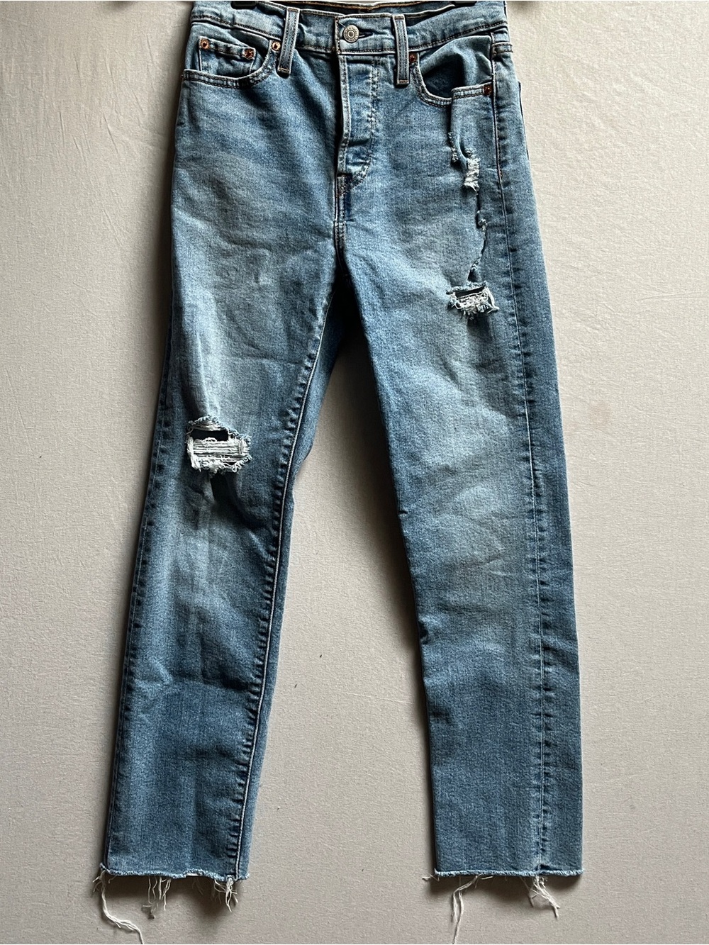 Levis Wedgie Straight Womens Size 26 Cotton Denim Light Blue Distressed Jeans